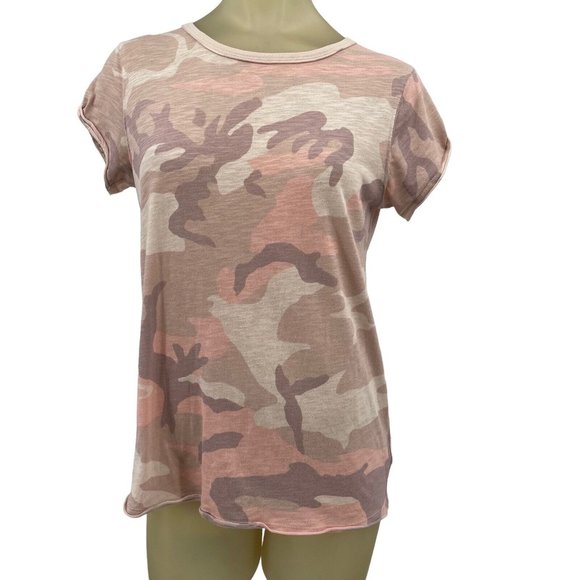 We The Free Tops - We  the free women’s camo T-shirt top size medium beige short sleeve Cotton